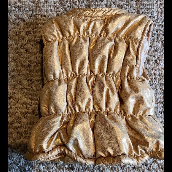 Cute puffer gold body warmer size 6/9 m - Picture 2 of 3